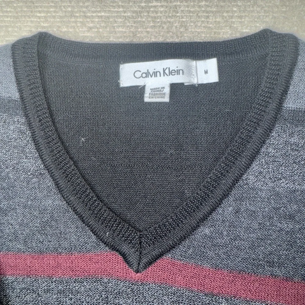 Calvin Klein Sweater Mens Medium‎ Black Striped V-Neck Merino Wool Blend Knit